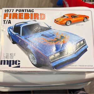 1977 Pontiac Firebird T/A Model Kit MPC 1/25 | 2019 Reissue | Unbuilt